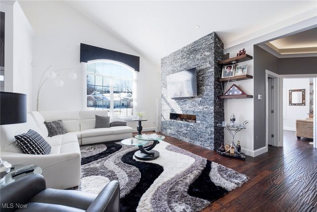 4300 Westford Place 12B, Canfield, OH 44406