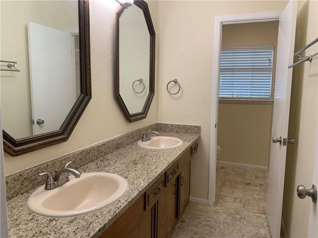 941 Egyptian Dr, Corpus Christi, TX 78412