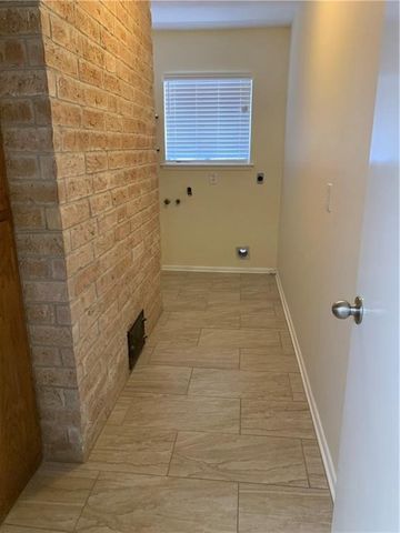 941 Egyptian Dr, Corpus Christi, TX 78412
