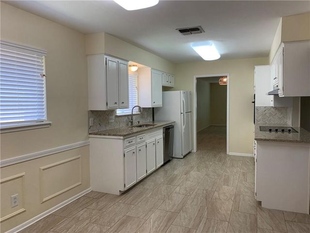 941 Egyptian Dr, Corpus Christi, TX 78412