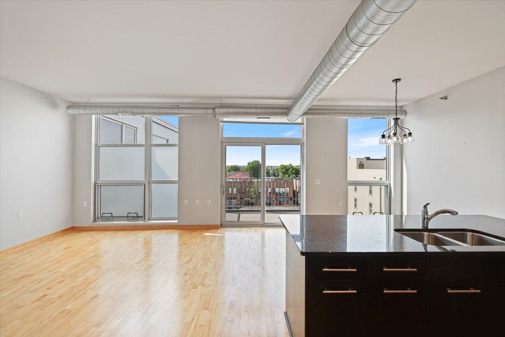 1211 Lagoon Avenue 510, Minneapolis, MN 55408 — photo 2