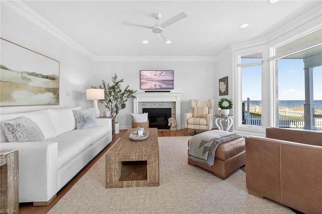 14 Bay Front PL, Hampton, VA 23664