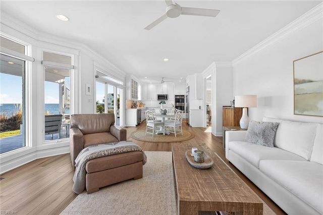 14 Bay Front PL, Hampton, VA 23664