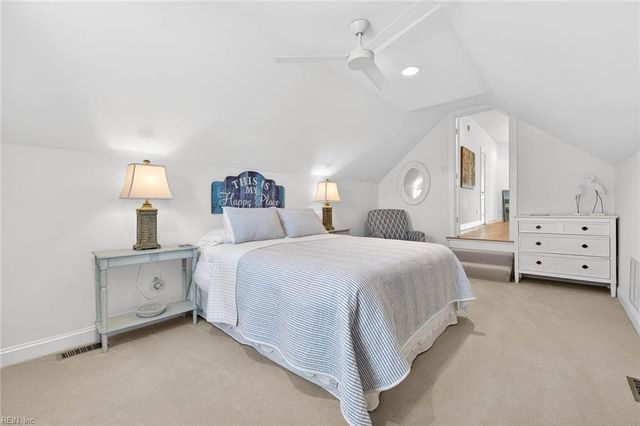 14 Bay Front PL, Hampton, VA 23664