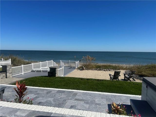 14 Bay Front PL, Hampton, VA 23664