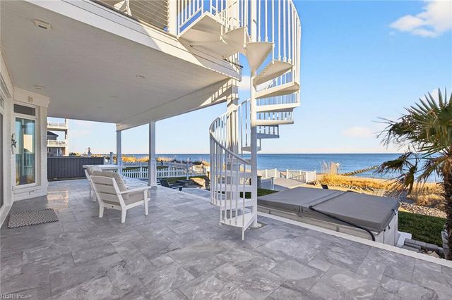 14 Bay Front PL, Hampton, VA 23664