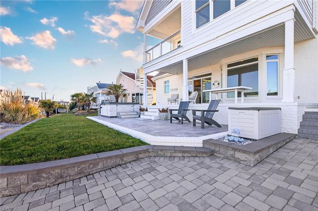 14 Bay Front PL, Hampton, VA 23664