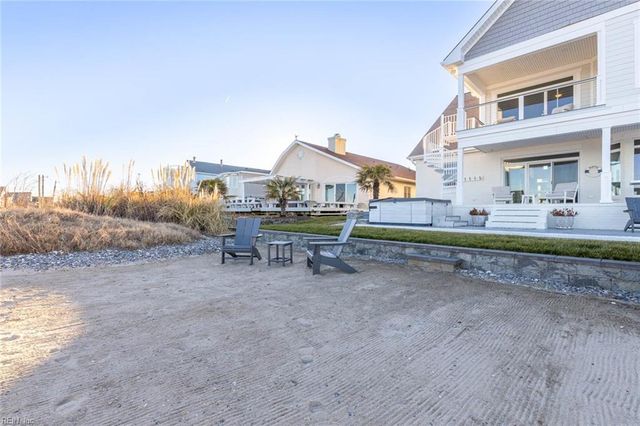 14 Bay Front PL, Hampton, VA 23664