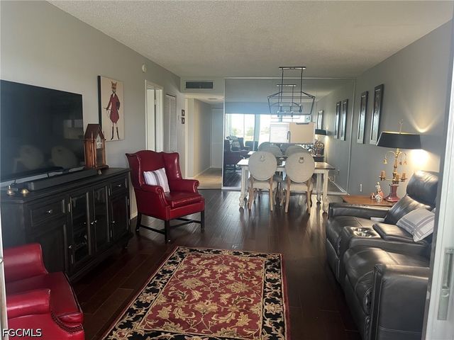 1580 Pine Valley DR 305, Fort Myers, FL 33907