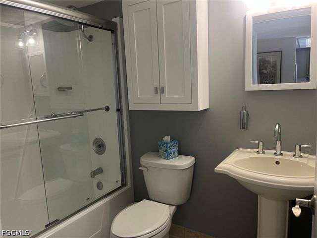 1580 Pine Valley DR 305, Fort Myers, FL 33907