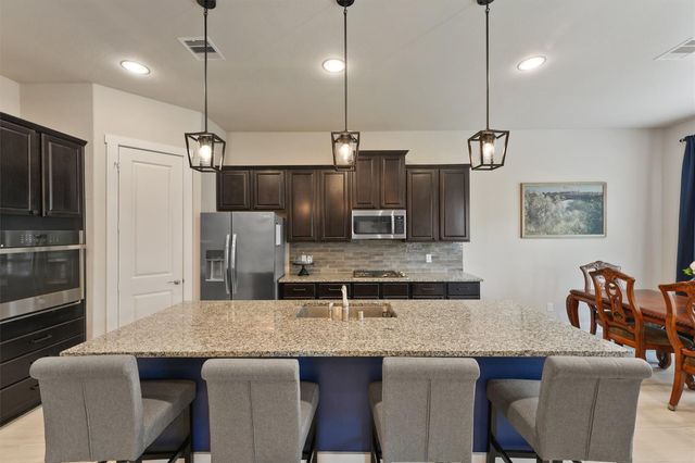 209 Bright Bluff Cir, Waller, TX 77484