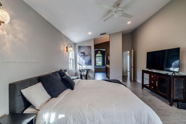 9330 Seagrape Drive, Vero Beach, FL 32963