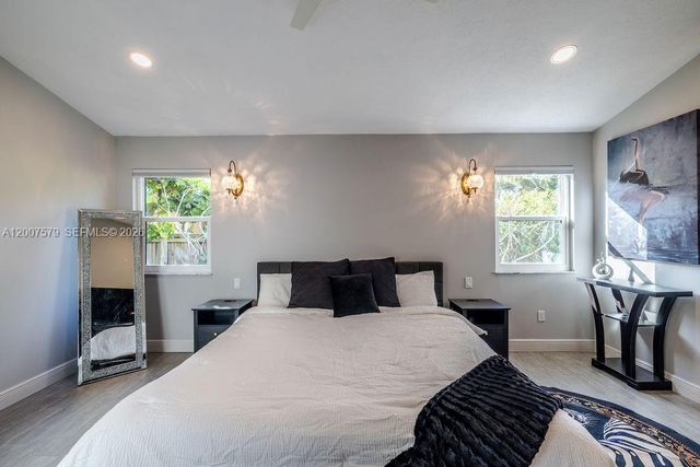 9330 Seagrape Drive, Vero Beach, FL 32963