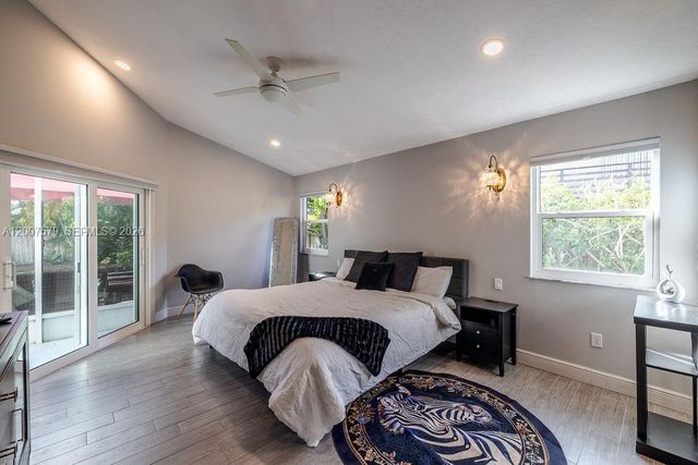 9330 Seagrape Drive, Vero Beach, FL 32963