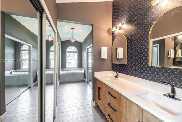 9330 Seagrape Drive, Vero Beach, FL 32963