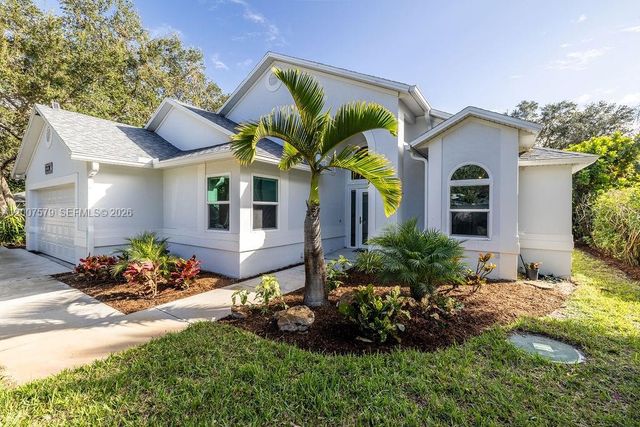 9330 Seagrape Drive, Vero Beach, FL 32963