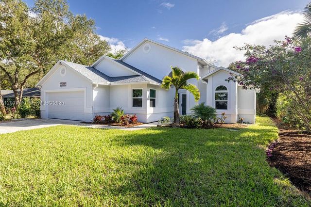 9330 Seagrape Drive, Vero Beach, FL 32963
