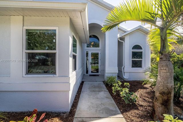 9330 Seagrape Drive, Vero Beach, FL 32963