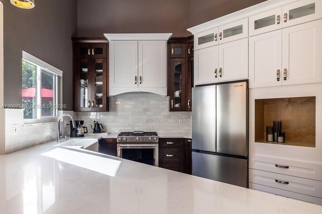 9330 Seagrape Drive, Vero Beach, FL 32963