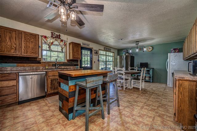 1820 W 14th Street, Sulphur, OK 73086