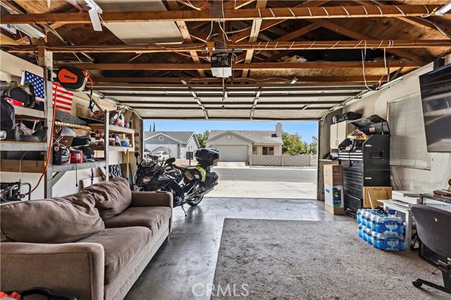 9154 Cherrywood Lane, Hesperia, CA 92344