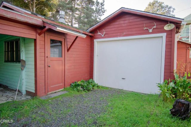 21420 S Petaluma Avenue, Fort Bragg, CA 95437