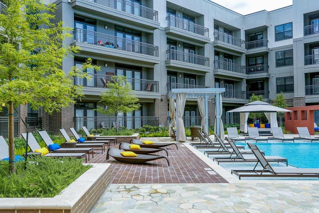 2033 S Gessner Road 4411, Houston, TX 77063