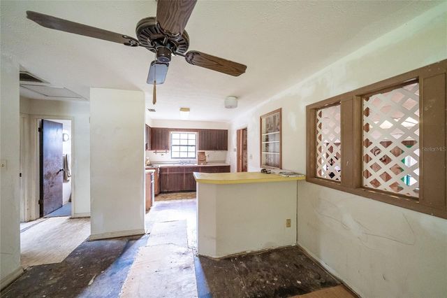 10011 E SLIGH AVENUE, Tampa, FL 33610