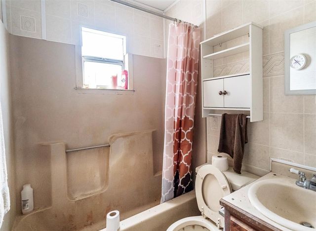 10011 E SLIGH AVENUE, Tampa, FL 33610