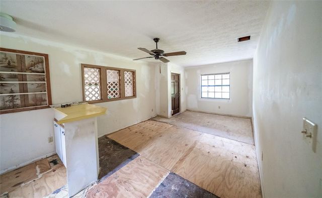 10011 E SLIGH AVENUE, Tampa, FL 33610