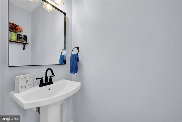 2739 CEDAR RUN RD, Lebanon, PA 17046