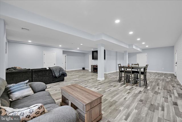 2739 CEDAR RUN RD, Lebanon, PA 17046