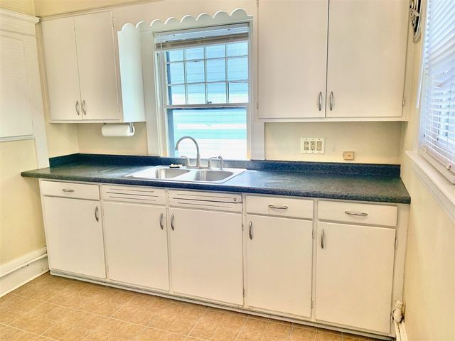 117 W Dutton Street, Kalamazoo, MI 49007
