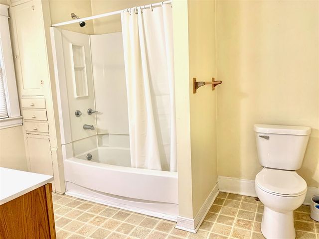117 W Dutton Street, Kalamazoo, MI 49007