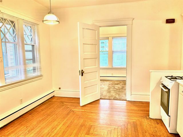 117 W Dutton Street, Kalamazoo, MI 49007