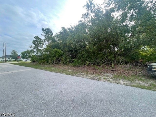 806 Zona AVE N, Lehigh Acres, FL 33971
