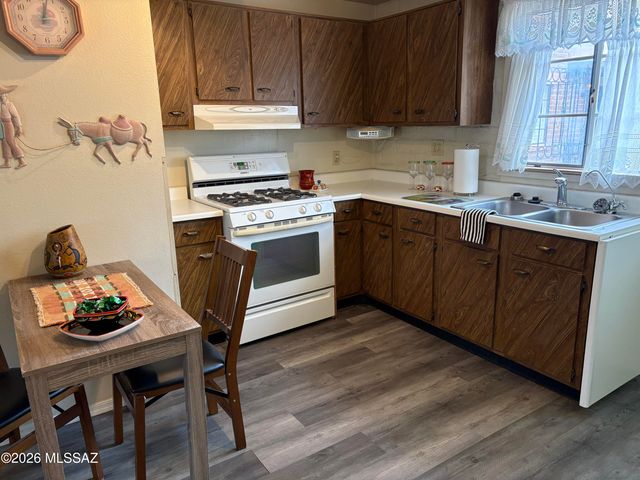 506 W Camino Penasco Apt B, Green Valley, AZ 85614