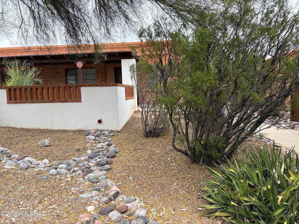 506 W Camino Penasco Apt B, Green Valley, AZ 85614