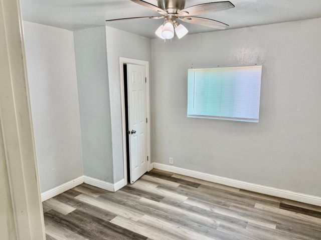 2416 S Cedar Avenue, Fresno, CA 93725