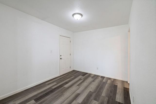 2416 S Cedar Avenue, Fresno, CA 93725