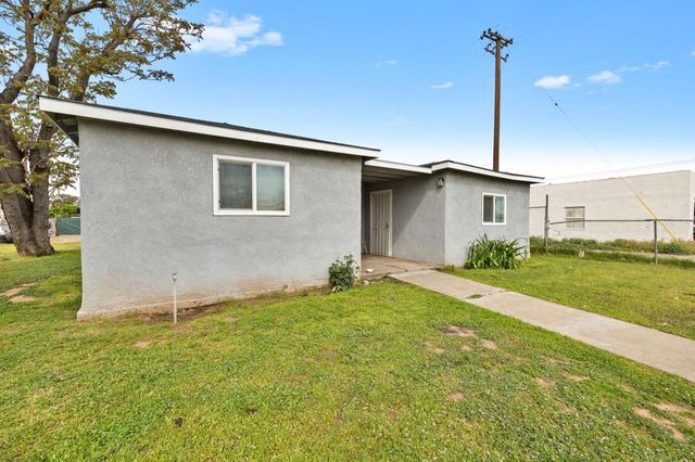 2416 S Cedar Avenue, Fresno, CA 93725