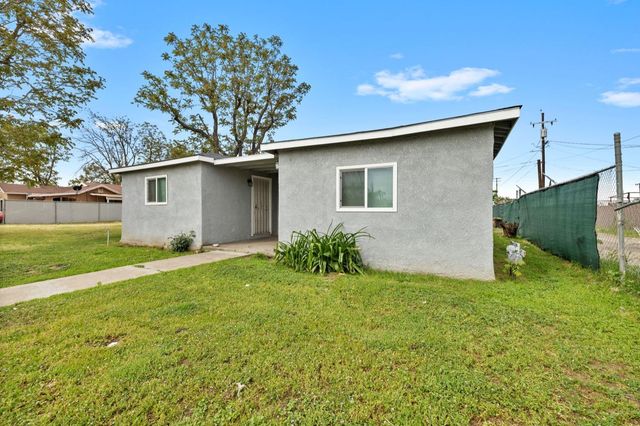 2416 S Cedar Avenue, Fresno, CA 93725