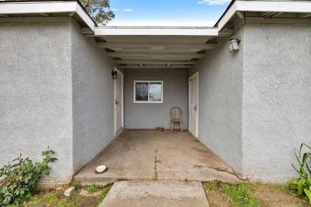 2416 S Cedar Avenue, Fresno, CA 93725