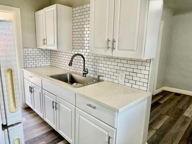 2416 S Cedar Avenue, Fresno, CA 93725