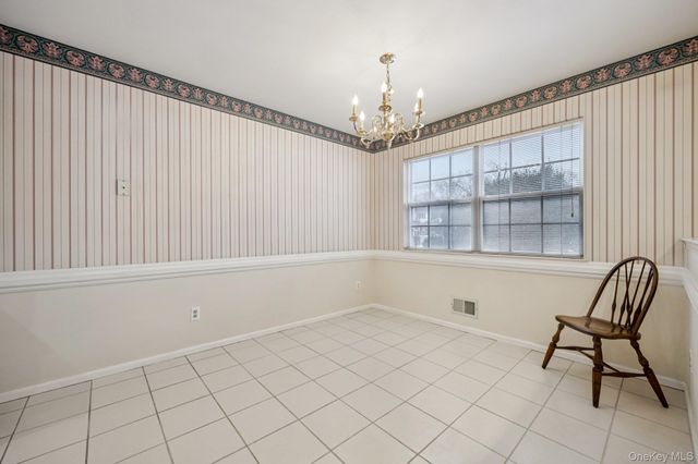 3 Springwood Lane, Huntington, NY 11743