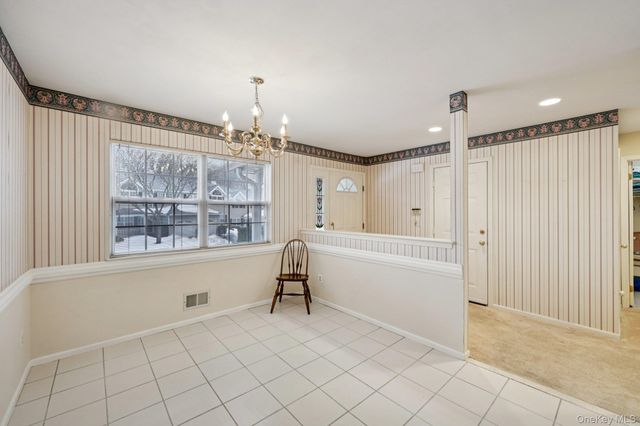 3 Springwood Lane, Huntington, NY 11743