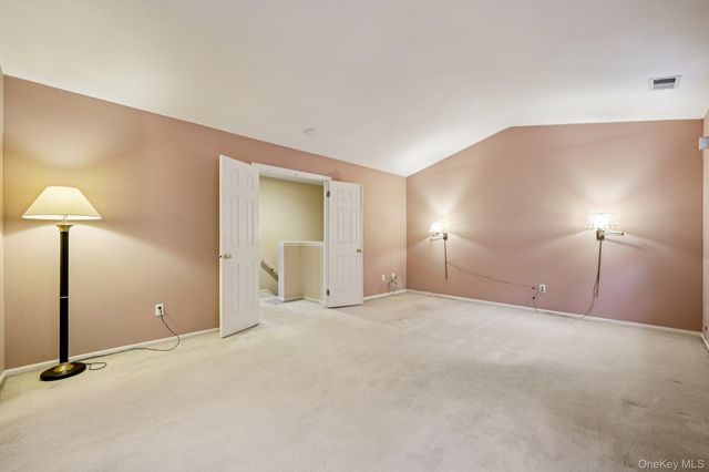 3 Springwood Lane, Huntington, NY 11743