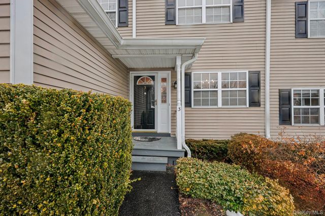 3 Springwood Lane, Huntington, NY 11743