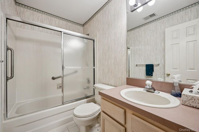 3 Springwood Lane, Huntington, NY 11743