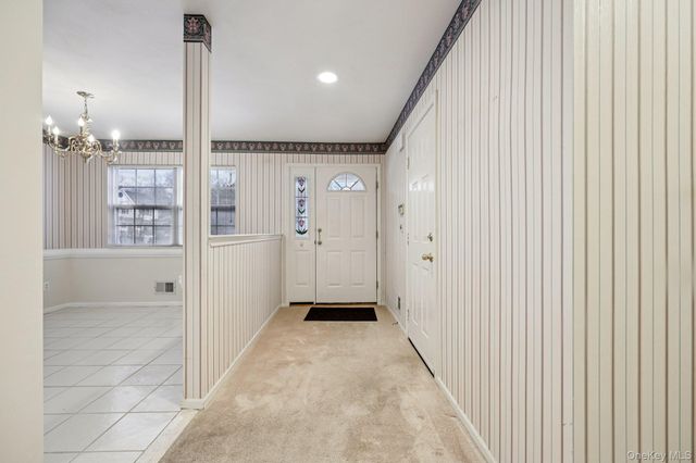 3 Springwood Lane, Huntington, NY 11743